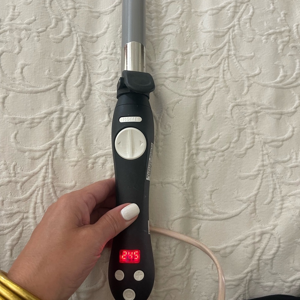 The Beachwaver Co. Black and Silver Hair Styling Tool